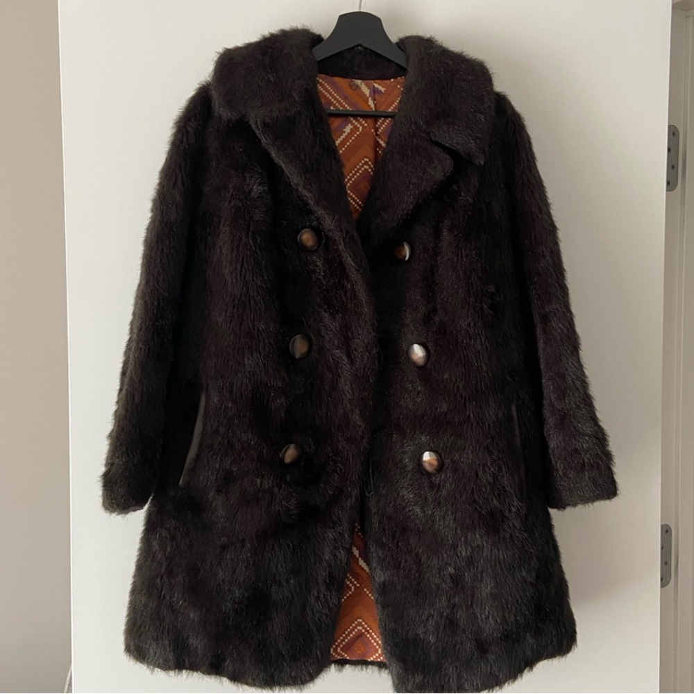 Vintage Faux Fur Coat with Buttons and Colorful Lining
